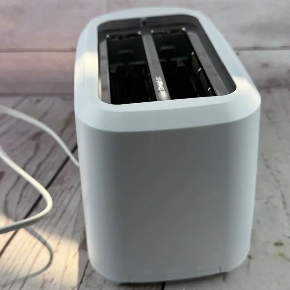 Mainstays 2 Slice Toaster White 6 Shade Settings Removable Crumb Tray